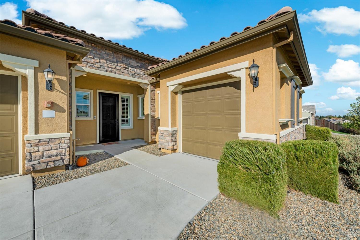 Detail Gallery Image 8 of 97 For 6012 Peacock Ct, Vacaville,  CA 95688 - 3 Beds | 3/1 Baths