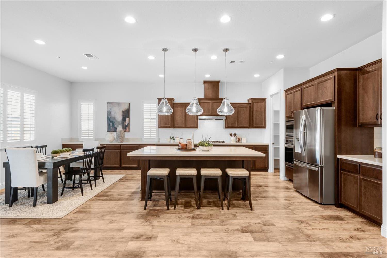 Detail Gallery Image 29 of 97 For 6012 Peacock Ct, Vacaville,  CA 95688 - 3 Beds | 3/1 Baths