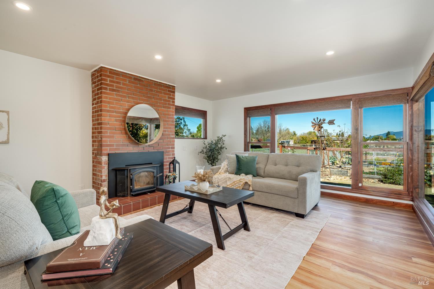 Detail Gallery Image 9 of 78 For 505 E Railroad Ave, Cotati,  CA 94931 - 4 Beds | 2 Baths