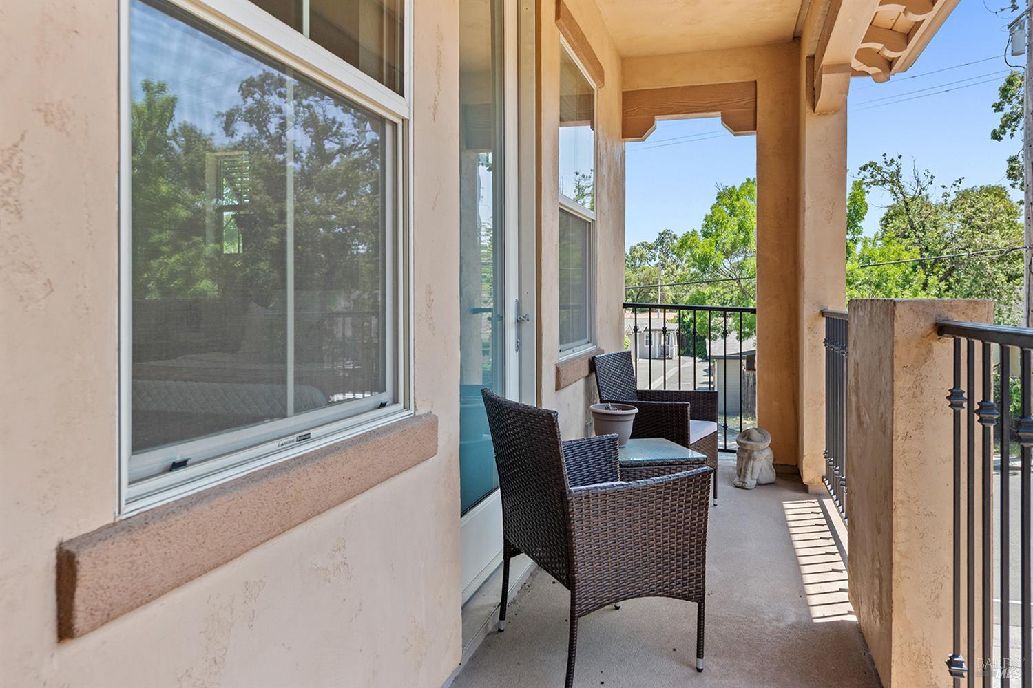 Detail Gallery Image 15 of 22 For 180 Healdsburg Ave #B,  Cloverdale,  CA 95425 - 2 Beds | 2 Baths