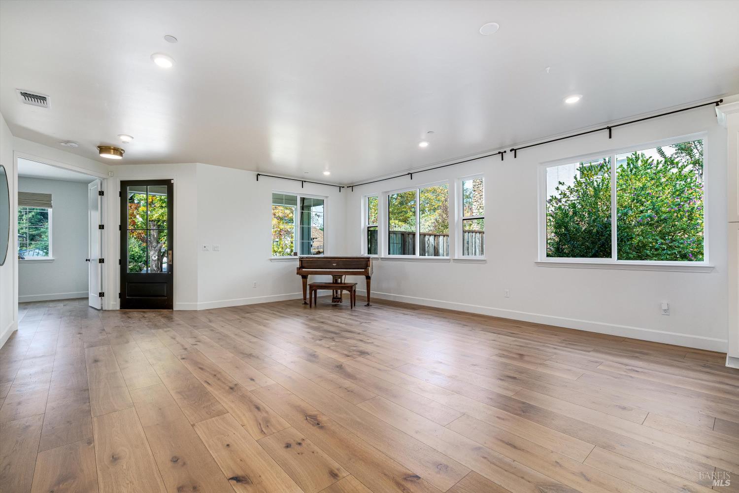 Detail Gallery Image 30 of 87 For 1980 Bent Tree Pl, Santa Rosa,  CA 95404 - 4 Beds | 3 Baths