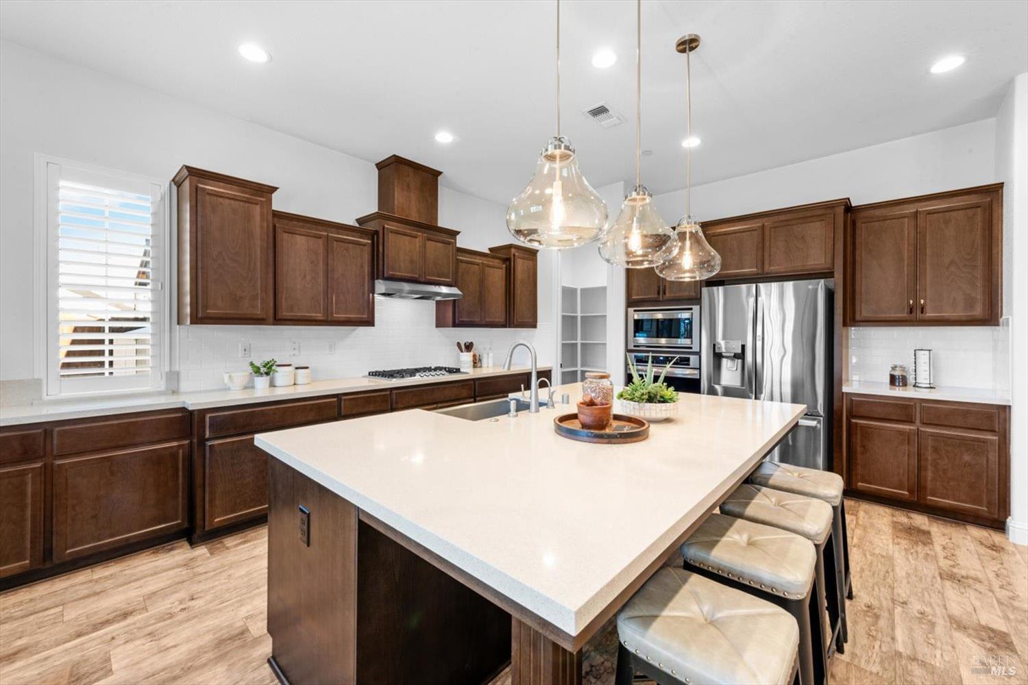 Detail Gallery Image 31 of 97 For 6012 Peacock Ct, Vacaville,  CA 95688 - 3 Beds | 3/1 Baths