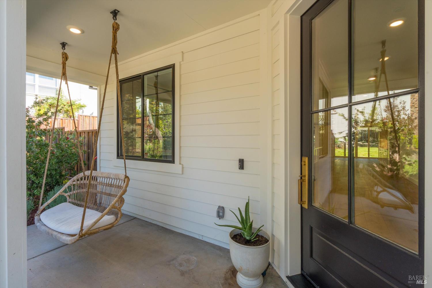 Detail Gallery Image 12 of 87 For 1980 Bent Tree Pl, Santa Rosa,  CA 95404 - 4 Beds | 3 Baths