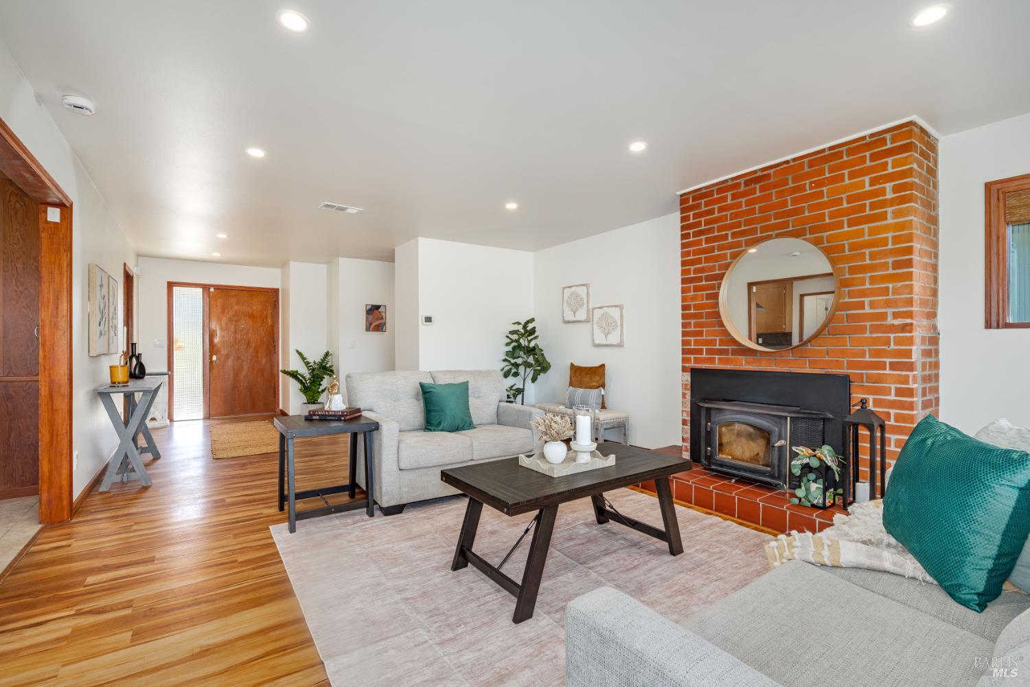 Detail Gallery Image 11 of 78 For 505 E Railroad Ave, Cotati,  CA 94931 - 4 Beds | 2 Baths