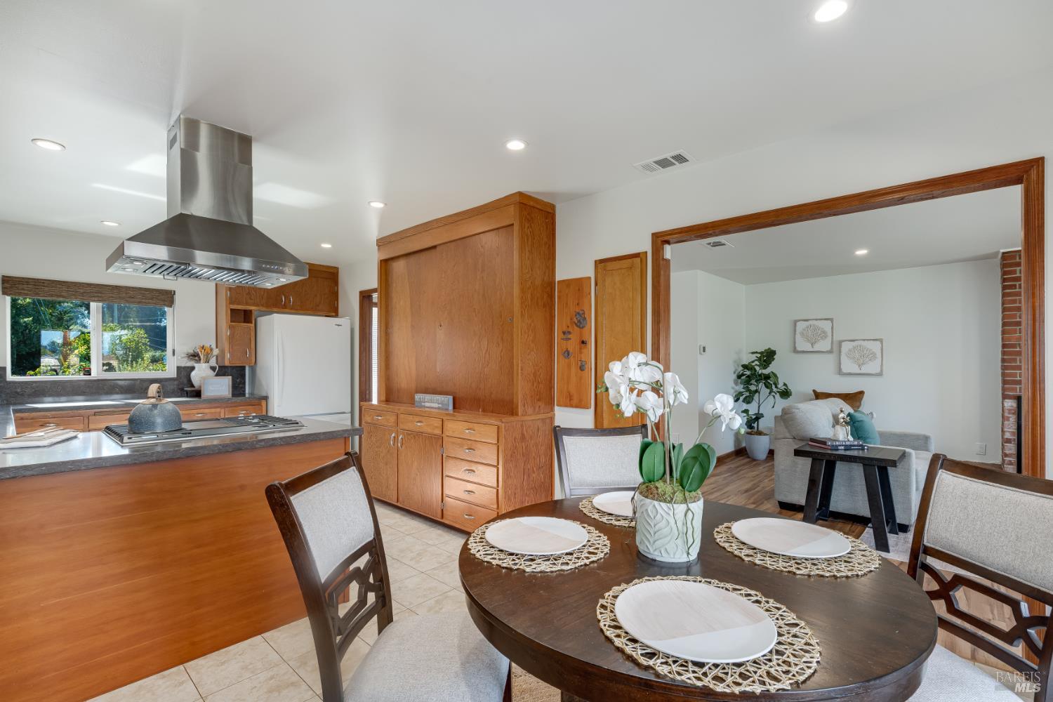 Detail Gallery Image 15 of 78 For 505 E Railroad Ave, Cotati,  CA 94931 - 4 Beds | 2 Baths