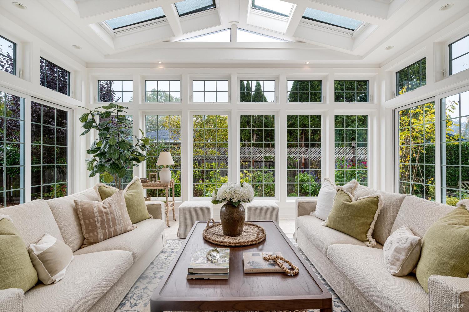 Detail Gallery Image 13 of 36 For 760 5th St, Sonoma,  CA 95476 - 3 Beds | 2/1 Baths