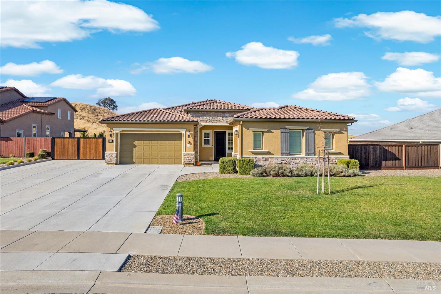 Detail Gallery Image 2 of 97 For 6012 Peacock Ct, Vacaville,  CA 95688 - 3 Beds | 3/1 Baths