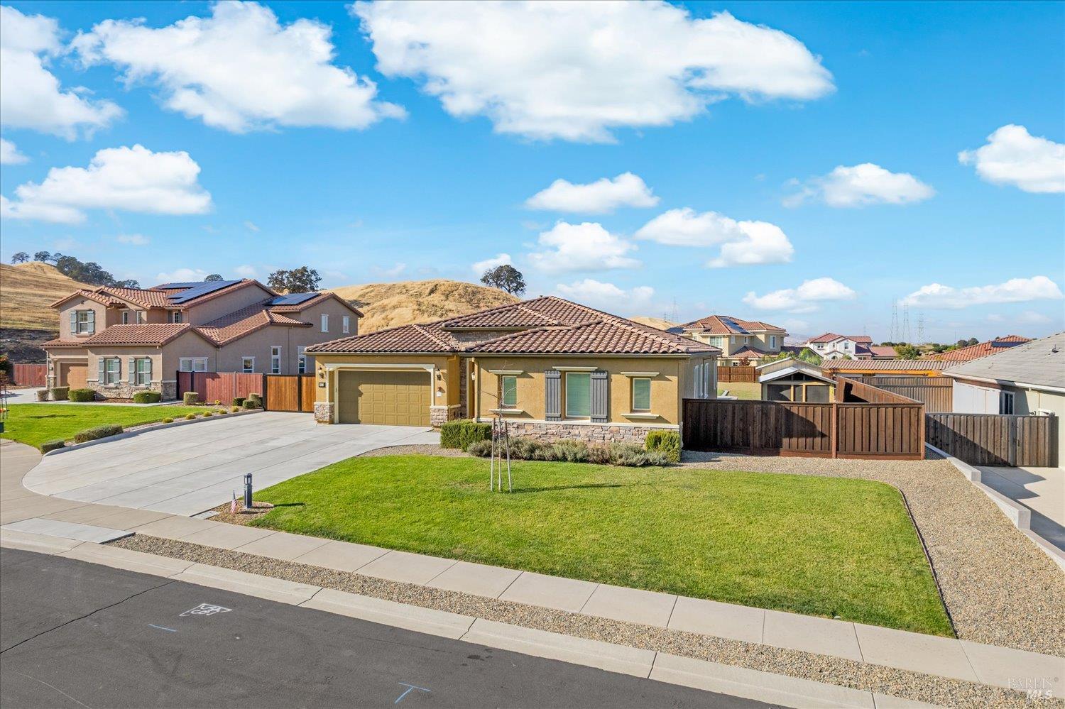 Detail Gallery Image 4 of 97 For 6012 Peacock Ct, Vacaville,  CA 95688 - 3 Beds | 3/1 Baths