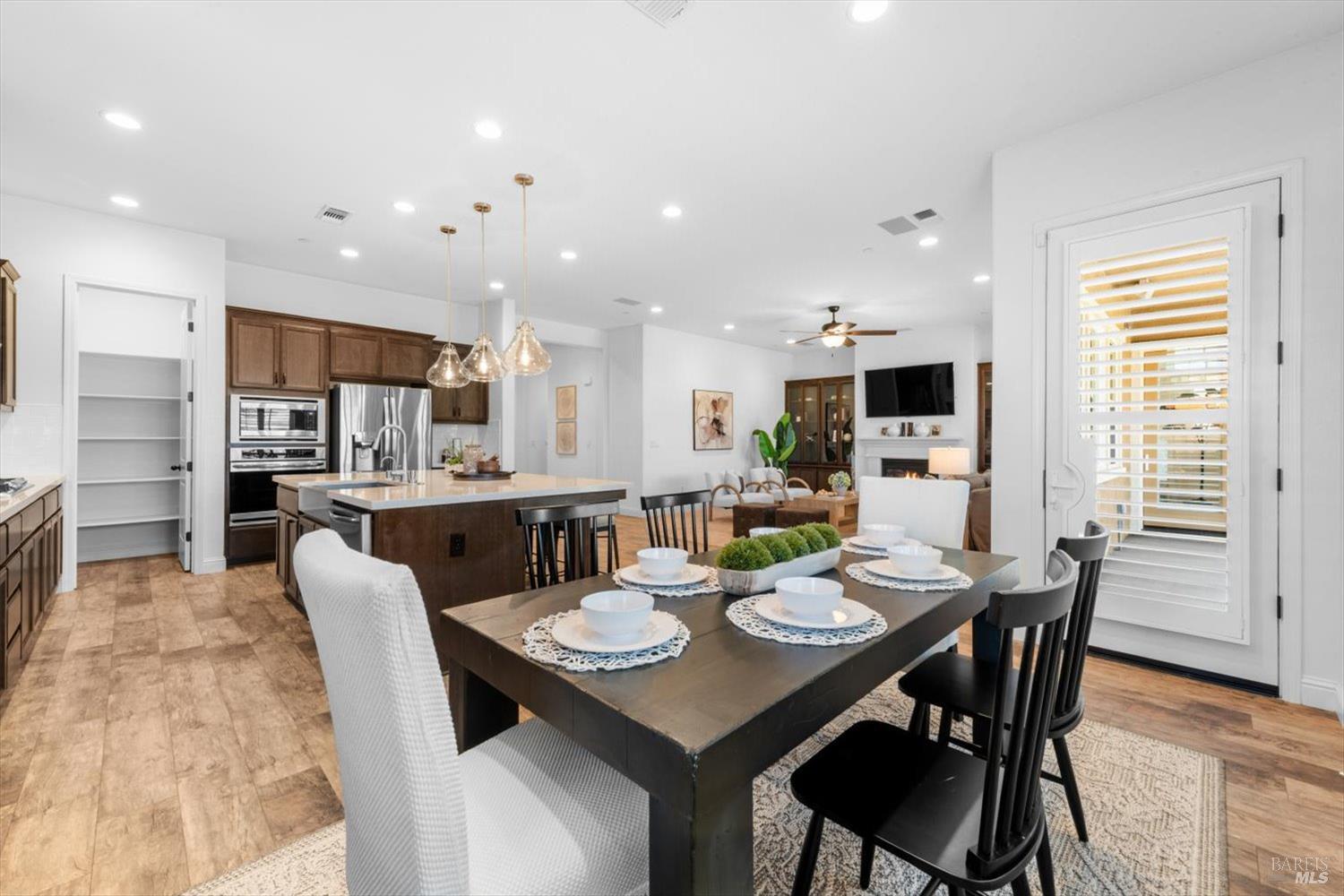 Detail Gallery Image 44 of 97 For 6012 Peacock Ct, Vacaville,  CA 95688 - 3 Beds | 3/1 Baths