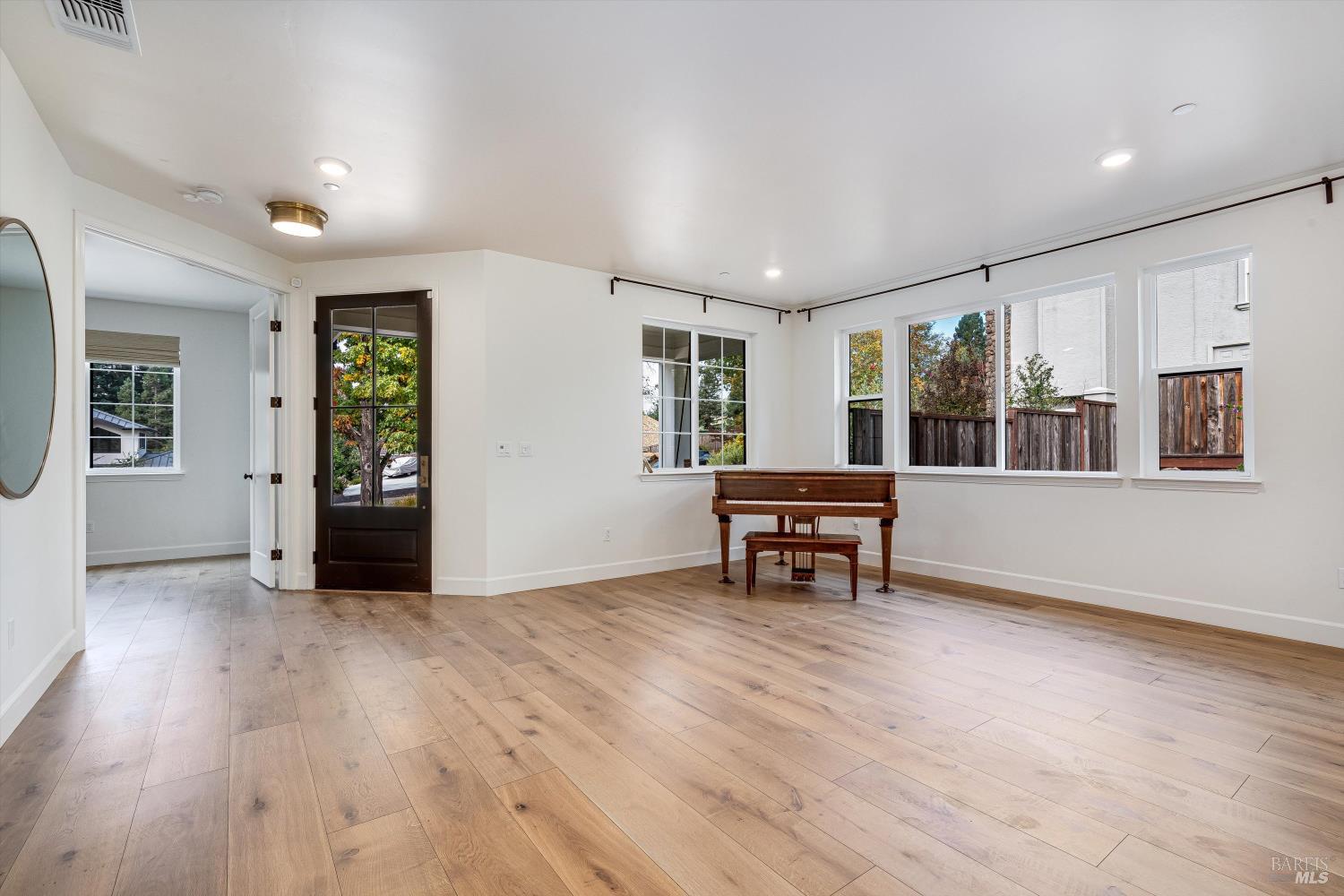 Detail Gallery Image 25 of 87 For 1980 Bent Tree Pl, Santa Rosa,  CA 95404 - 4 Beds | 3 Baths