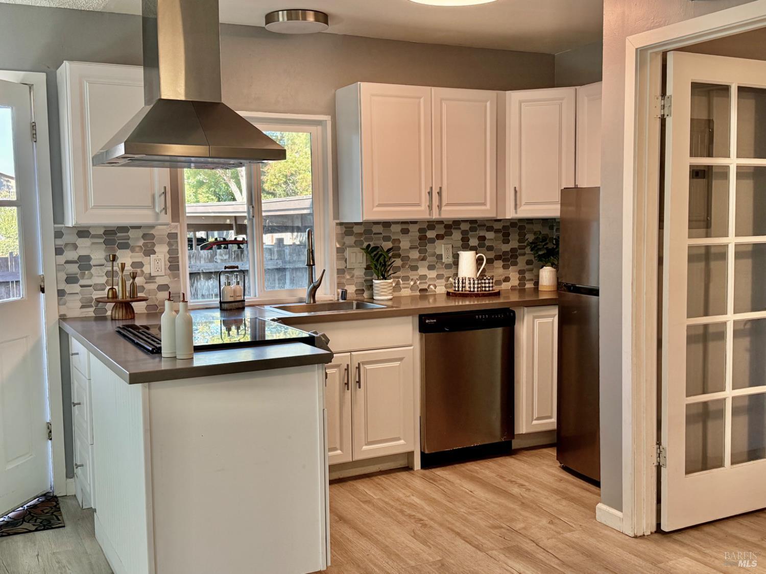 Detail Gallery Image 9 of 18 For 300 Stony Point Rd #191,  Santa Rosa,  CA 95401 - 2 Beds | 1/1 Baths