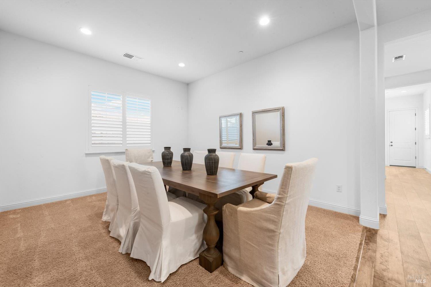 Detail Gallery Image 17 of 97 For 6012 Peacock Ct, Vacaville,  CA 95688 - 3 Beds | 3/1 Baths