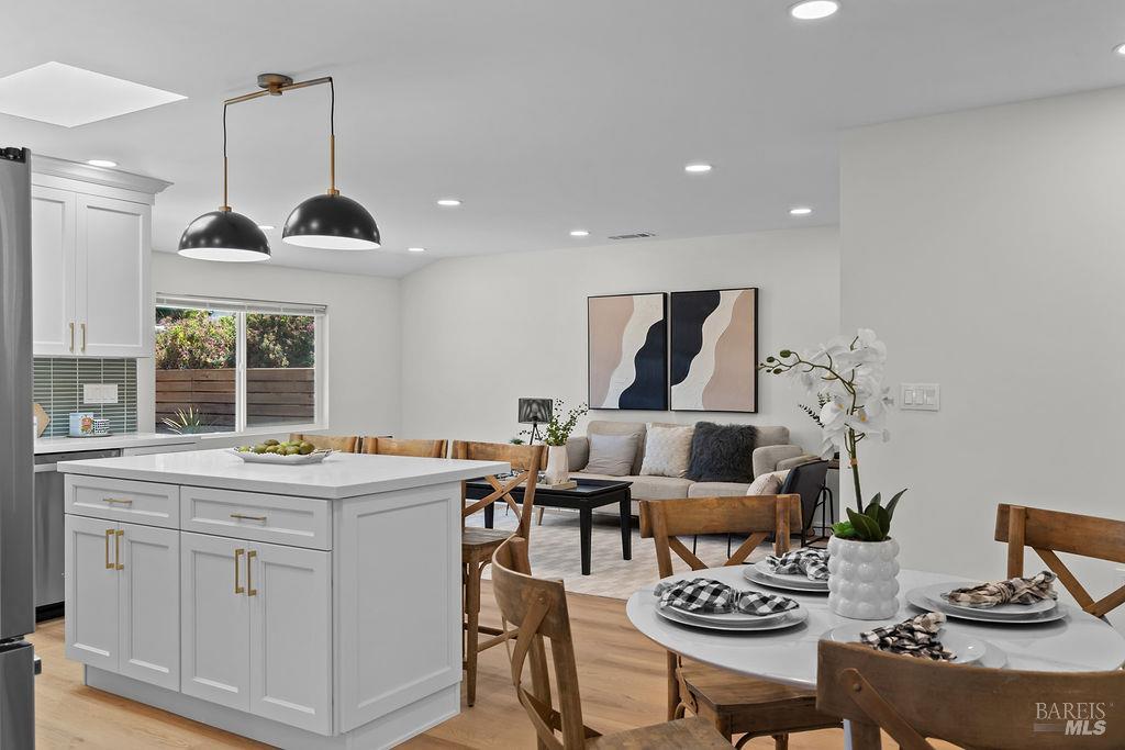 Detail Gallery Image 14 of 38 For 121 La Brea St, Vallejo,  CA 94591 - 3 Beds | 2 Baths