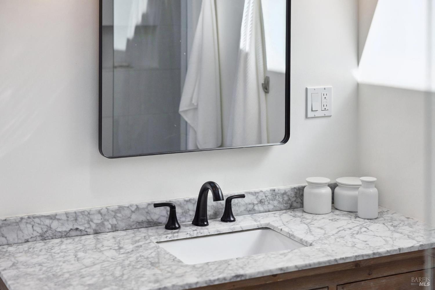 Detail Gallery Image 96 of 97 For 139 Deer Hollow Rd, San Anselmo,  CA 94960 - 5 Beds | 3/1 Baths