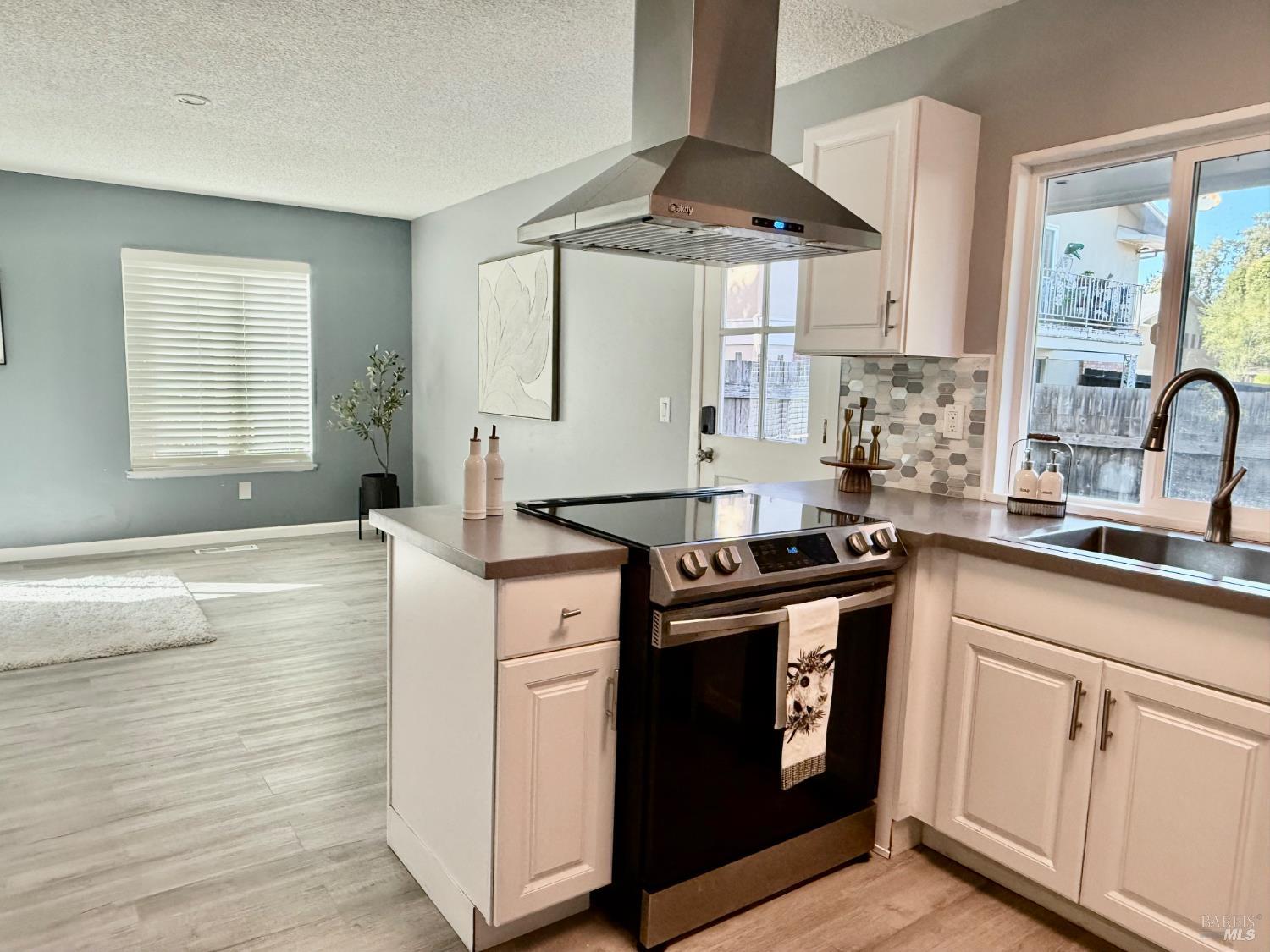 Detail Gallery Image 7 of 18 For 300 Stony Point Rd #191,  Santa Rosa,  CA 95401 - 2 Beds | 1/1 Baths