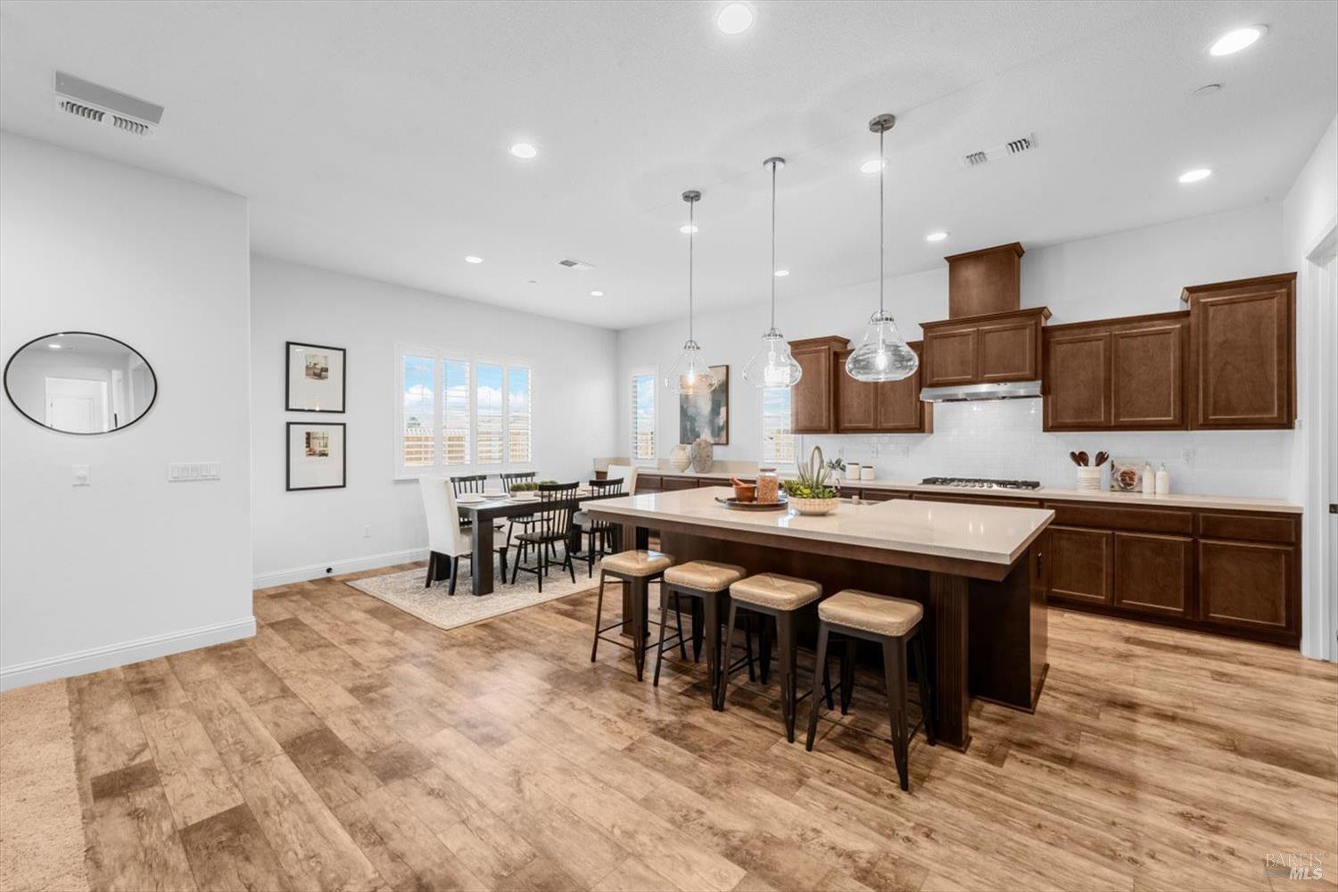 Detail Gallery Image 35 of 97 For 6012 Peacock Ct, Vacaville,  CA 95688 - 3 Beds | 3/1 Baths