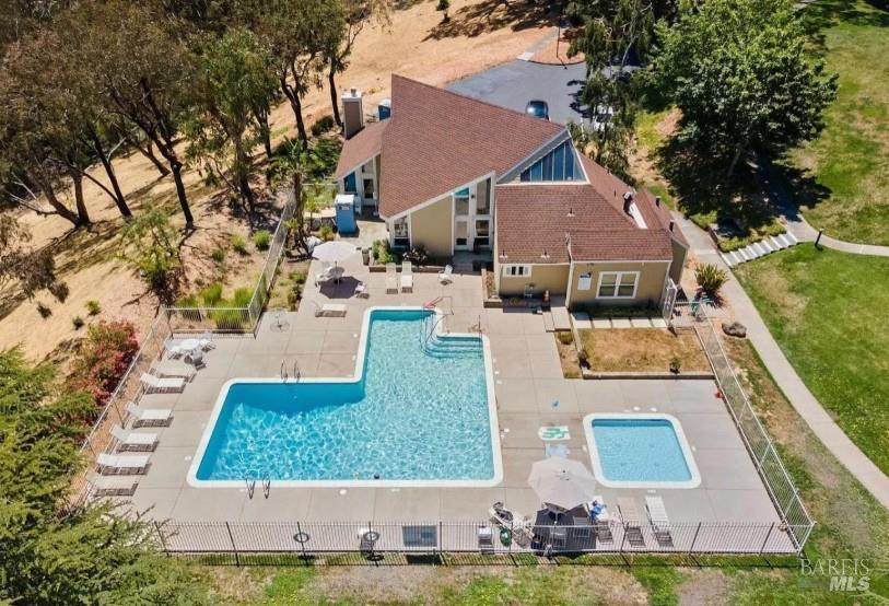 Detail Gallery Image 20 of 31 For 24 Brooke Cir, Mill Valley,  CA 94941 - 2 Beds | 2 Baths