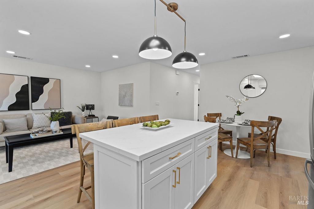 Detail Gallery Image 8 of 38 For 121 La Brea St, Vallejo,  CA 94591 - 3 Beds | 2 Baths