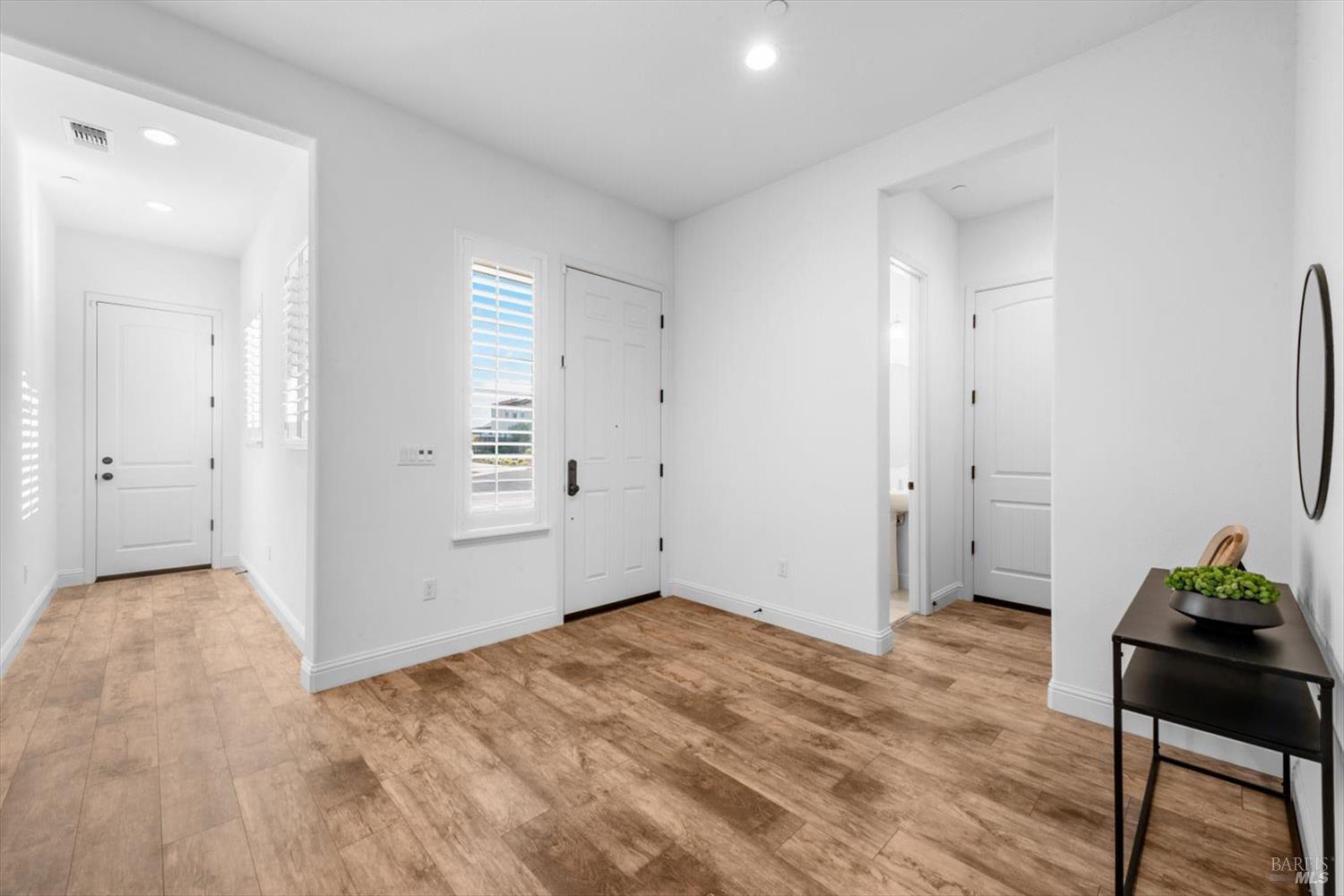 Detail Gallery Image 11 of 97 For 6012 Peacock Ct, Vacaville,  CA 95688 - 3 Beds | 3/1 Baths