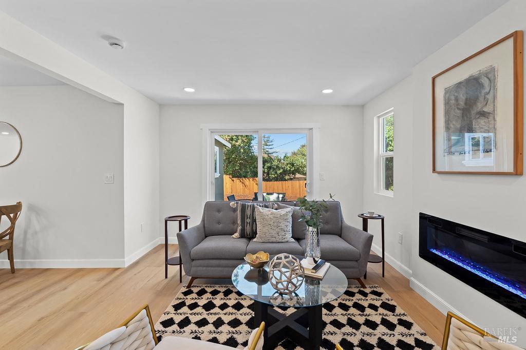 Detail Gallery Image 17 of 38 For 121 La Brea St, Vallejo,  CA 94591 - 3 Beds | 2 Baths