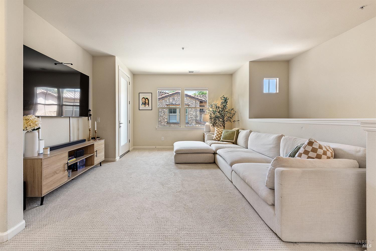 Detail Gallery Image 9 of 22 For 180 Healdsburg Ave #B,  Cloverdale,  CA 95425 - 2 Beds | 2 Baths
