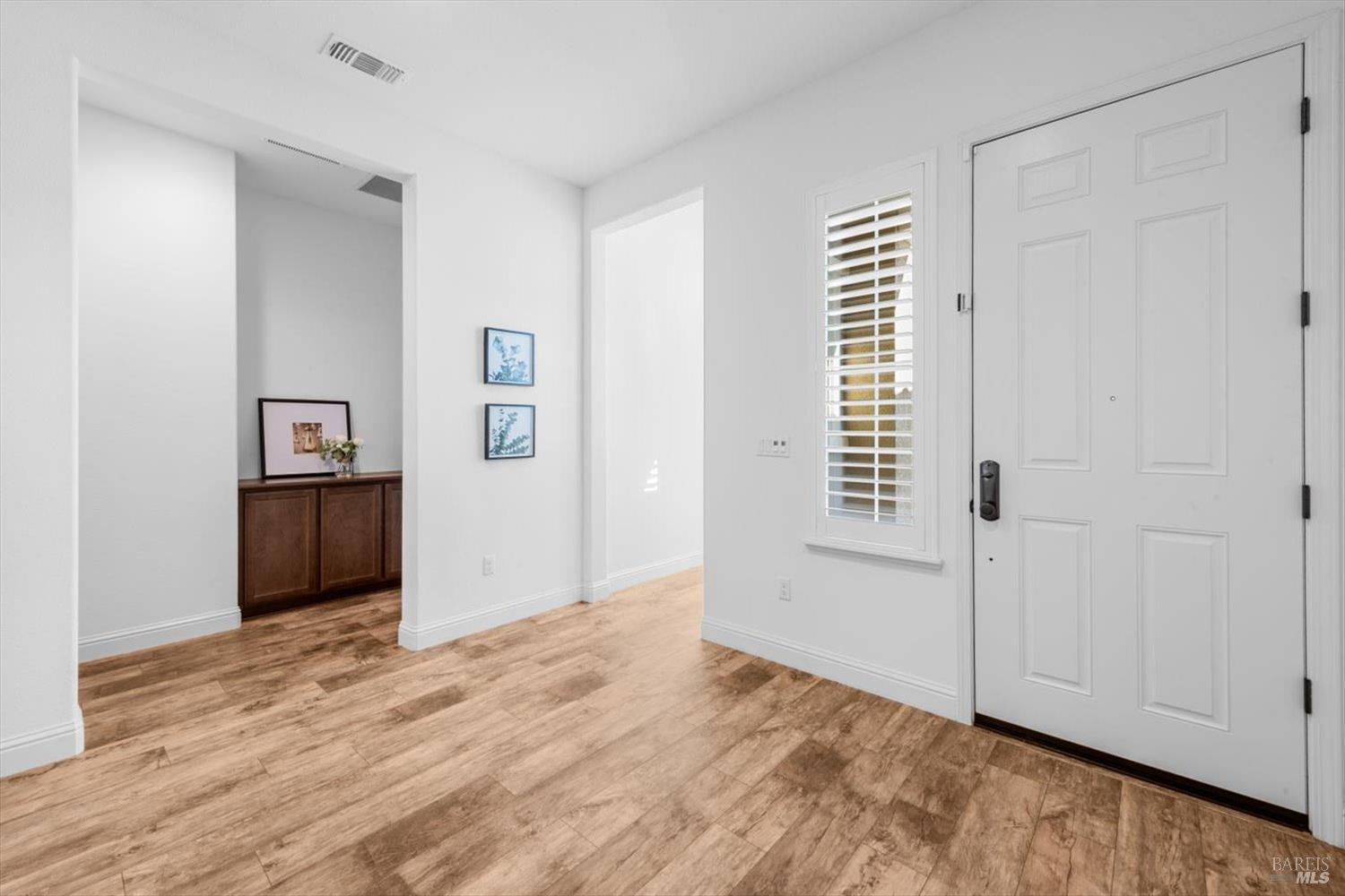 Detail Gallery Image 10 of 97 For 6012 Peacock Ct, Vacaville,  CA 95688 - 3 Beds | 3/1 Baths