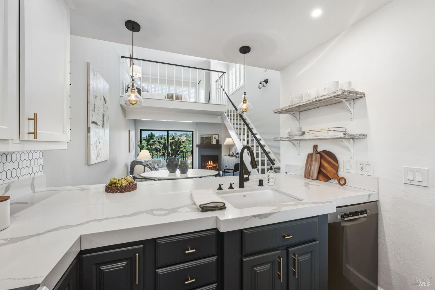 Front Image Thumbnail for BA325094361