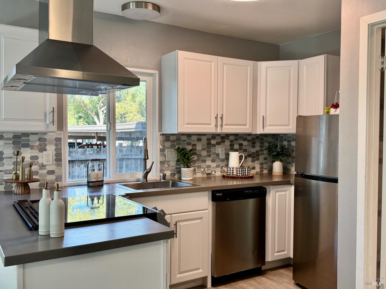 Detail Gallery Image 10 of 18 For 300 Stony Point Rd #191,  Santa Rosa,  CA 95401 - 2 Beds | 1/1 Baths