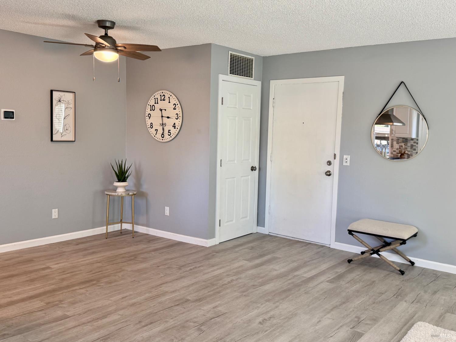 Detail Gallery Image 11 of 18 For 300 Stony Point Rd #191,  Santa Rosa,  CA 95401 - 2 Beds | 1/1 Baths