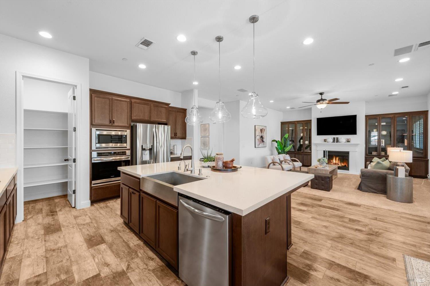 Detail Gallery Image 32 of 97 For 6012 Peacock Ct, Vacaville,  CA 95688 - 3 Beds | 3/1 Baths