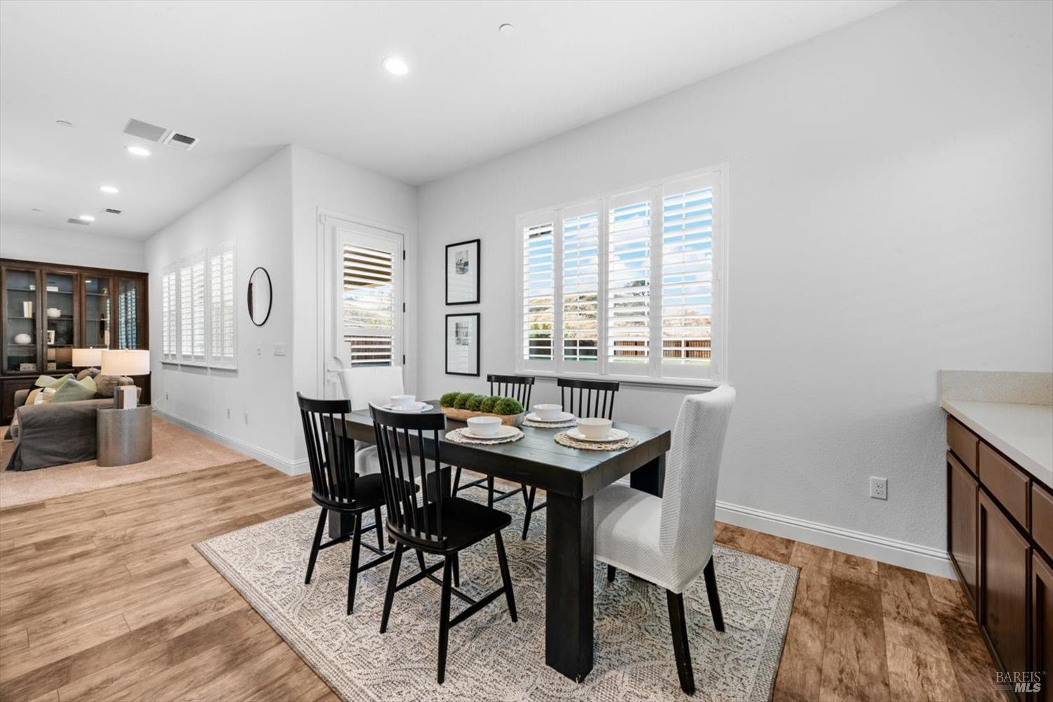 Detail Gallery Image 42 of 97 For 6012 Peacock Ct, Vacaville,  CA 95688 - 3 Beds | 3/1 Baths