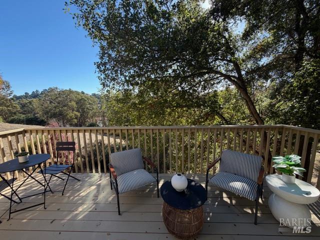 Detail Gallery Image 6 of 31 For 24 Brooke Cir, Mill Valley,  CA 94941 - 2 Beds | 2 Baths