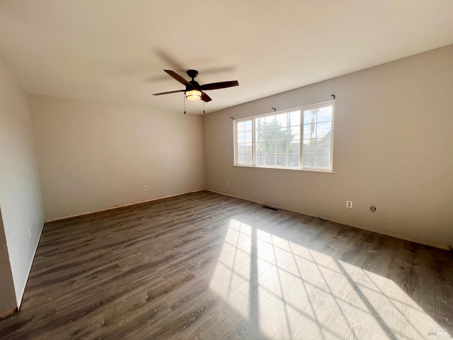 Detail Gallery Image 13 of 25 For 1569 Golf Course Dr, Rohnert Park,  CA 94928 - 3 Beds | 2 Baths