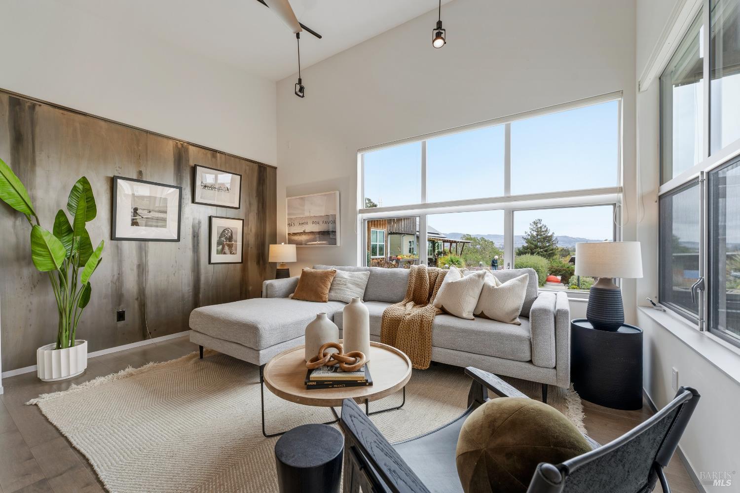 Detail Gallery Image 18 of 88 For 732 Keller Ct, Petaluma,  CA 94952 - 2 Beds | 2/1 Baths