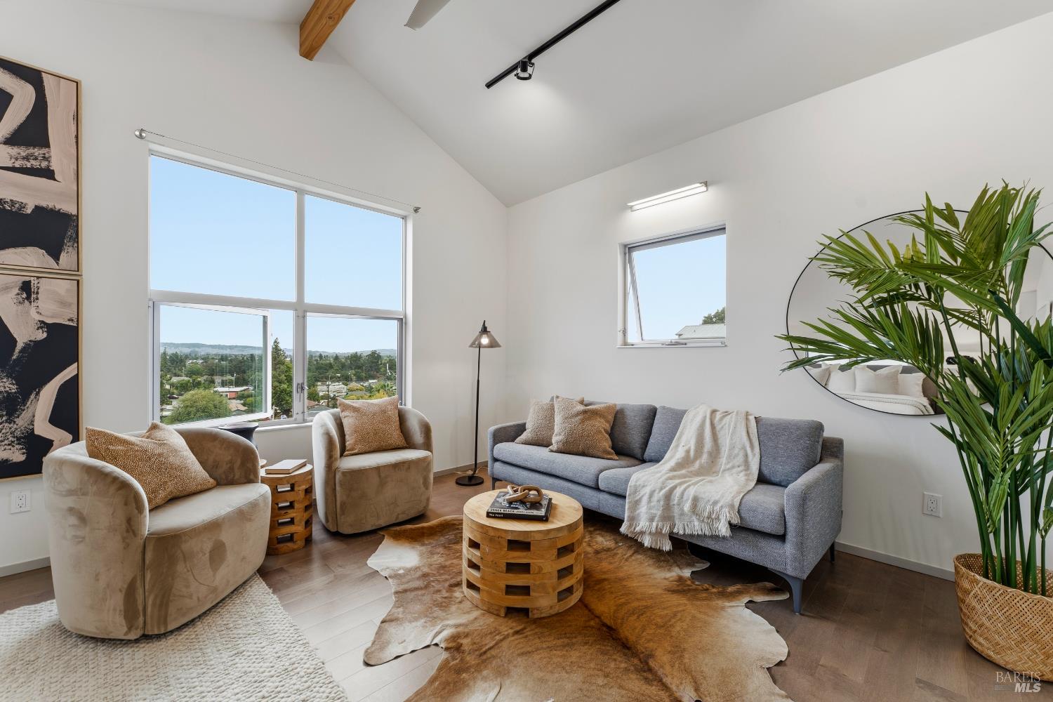 Detail Gallery Image 21 of 88 For 732 Keller Ct, Petaluma,  CA 94952 - 2 Beds | 2/1 Baths