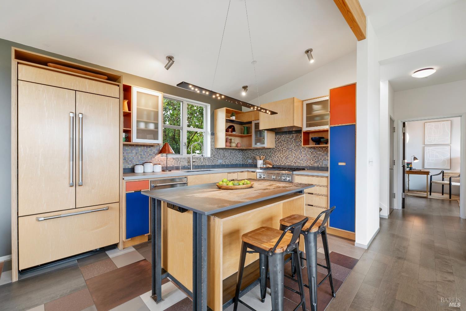 Detail Gallery Image 13 of 88 For 732 Keller Ct, Petaluma,  CA 94952 - 2 Beds | 2/1 Baths