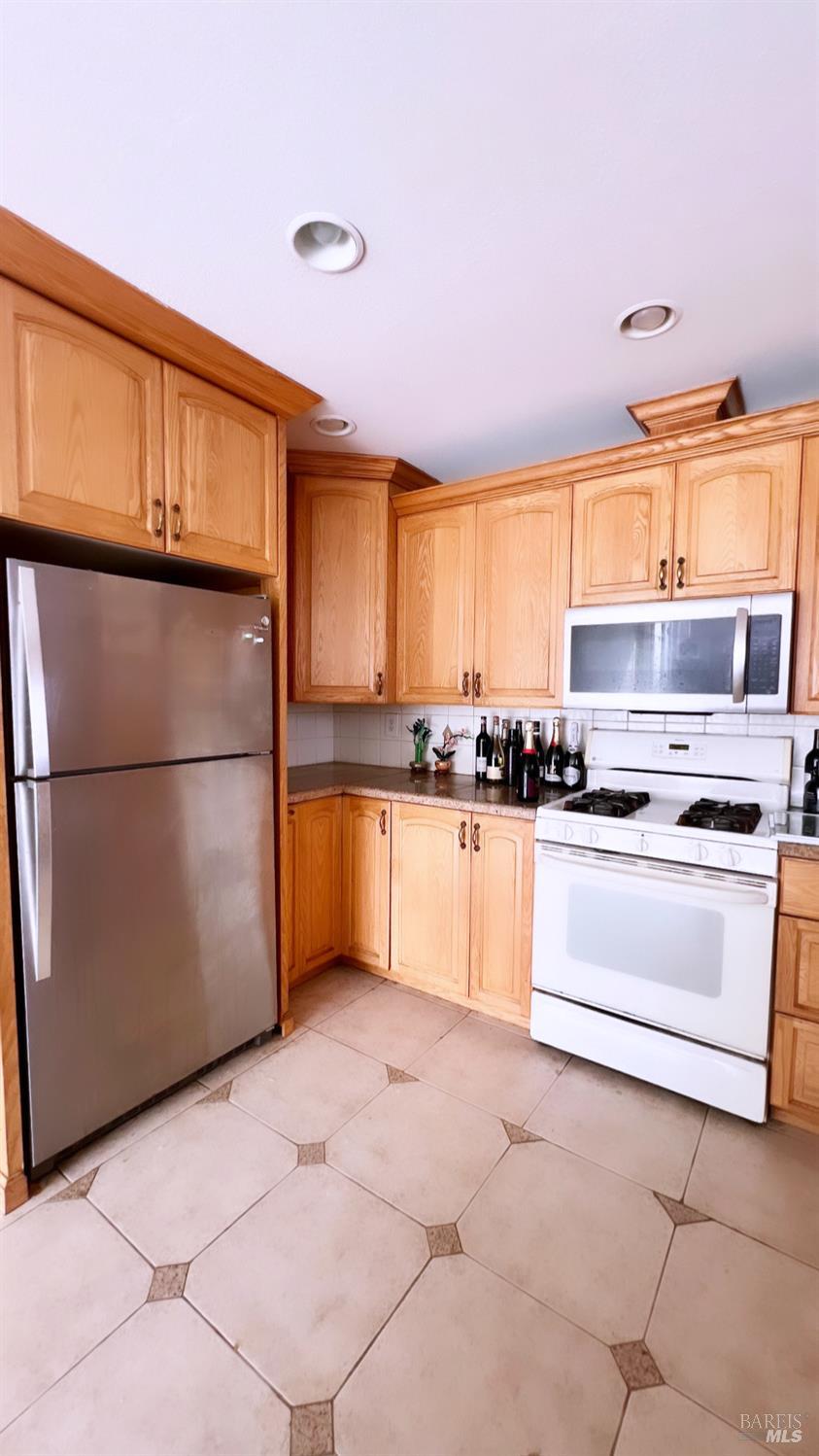 Detail Gallery Image 15 of 25 For 1569 Golf Course Dr, Rohnert Park,  CA 94928 - 3 Beds | 2 Baths