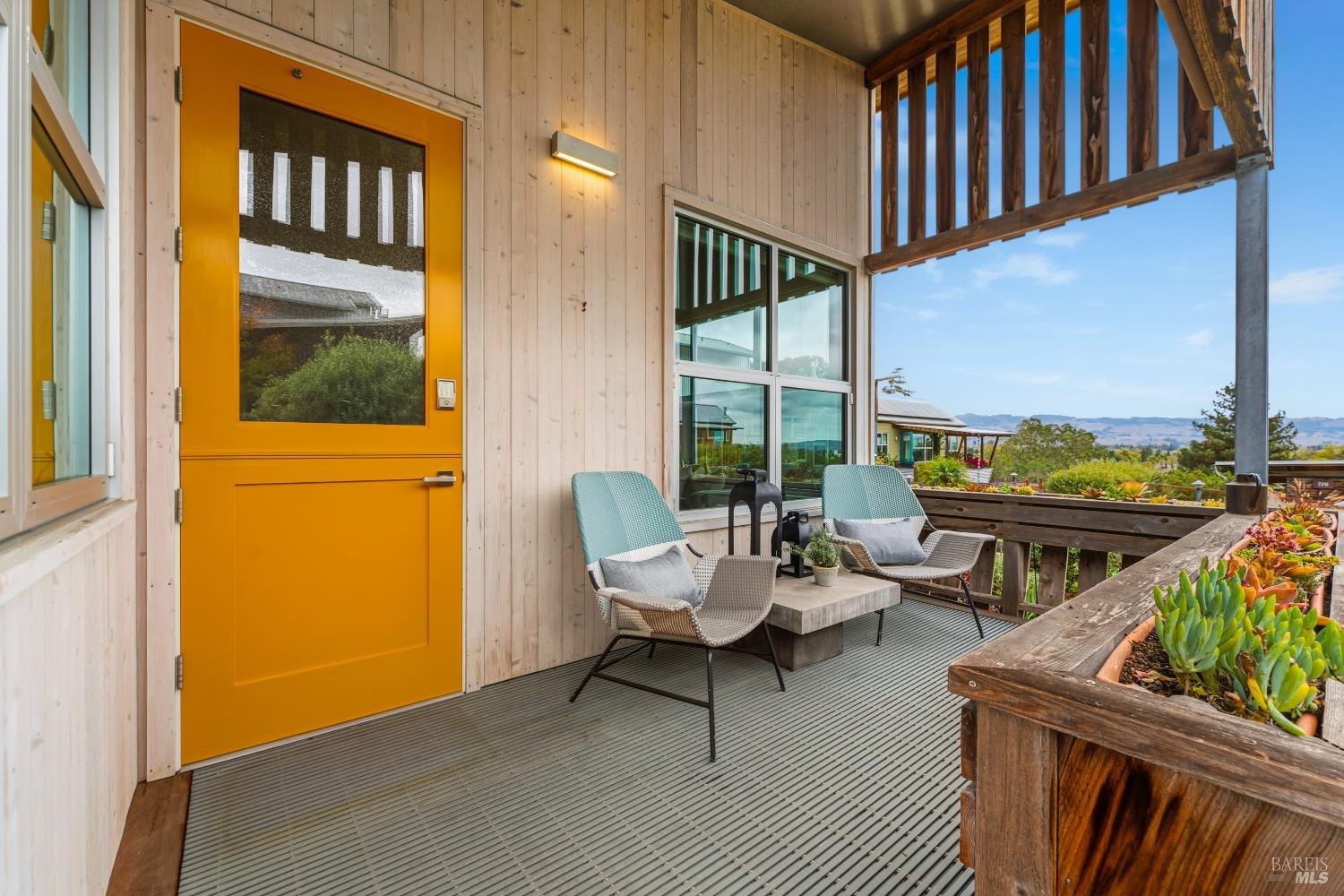 Detail Gallery Image 8 of 88 For 732 Keller Ct, Petaluma,  CA 94952 - 2 Beds | 2/1 Baths