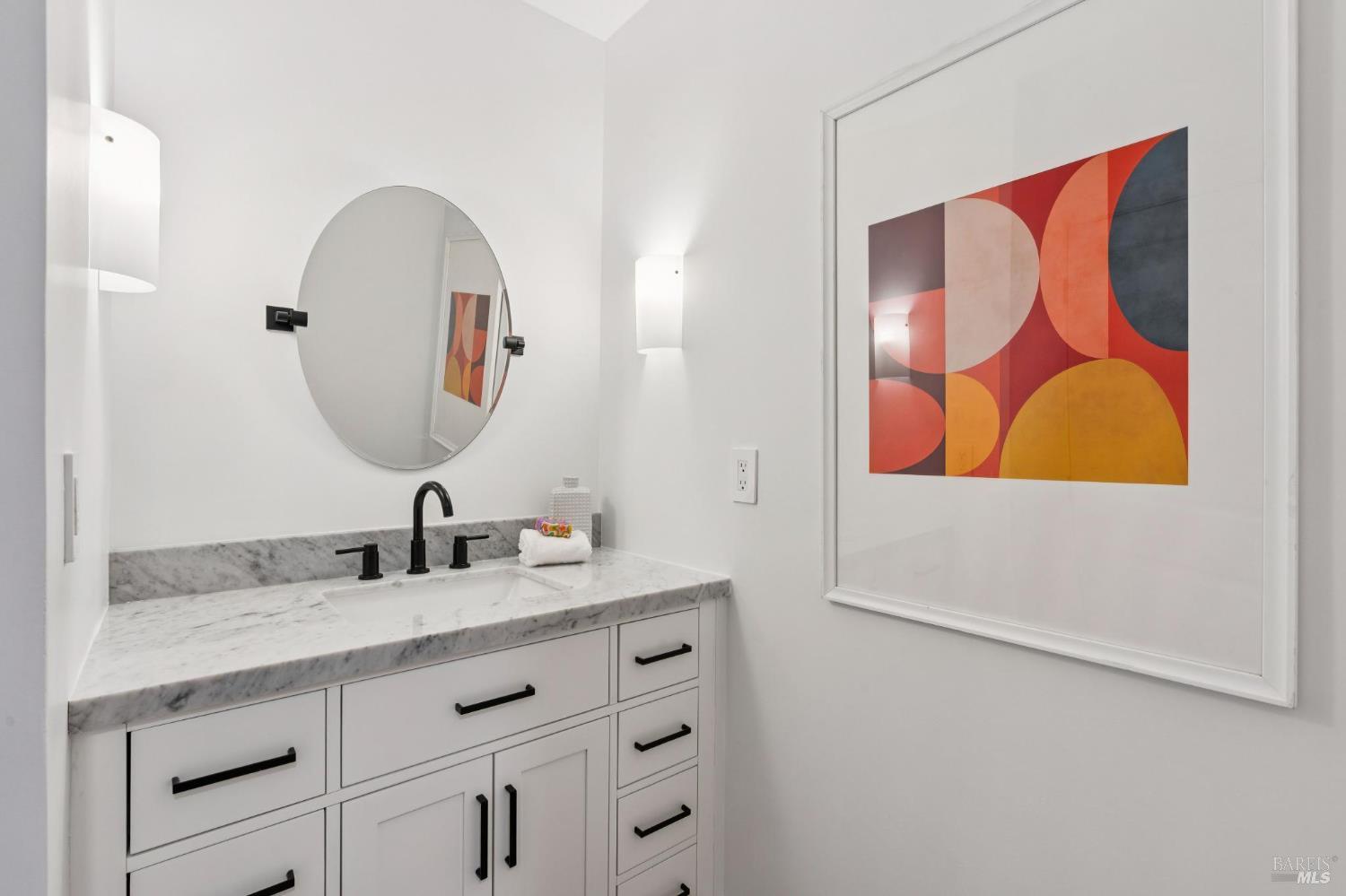 Detail Gallery Image 13 of 31 For 24 Brooke Cir, Mill Valley,  CA 94941 - 2 Beds | 2 Baths