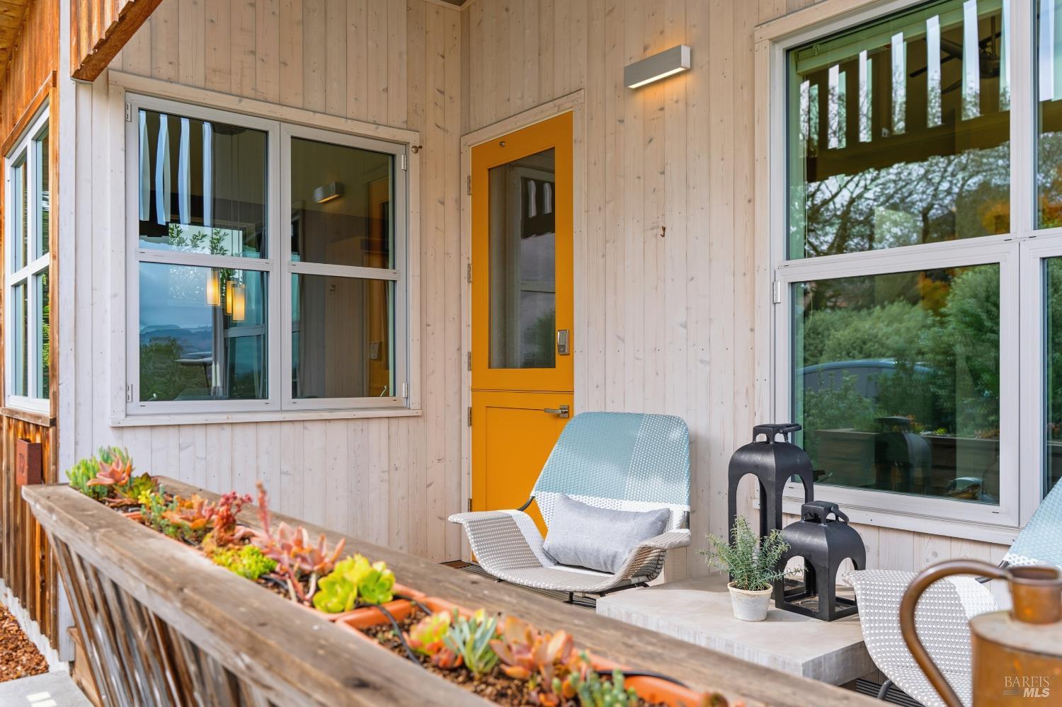 Detail Gallery Image 7 of 88 For 732 Keller Ct, Petaluma,  CA 94952 - 2 Beds | 2/1 Baths