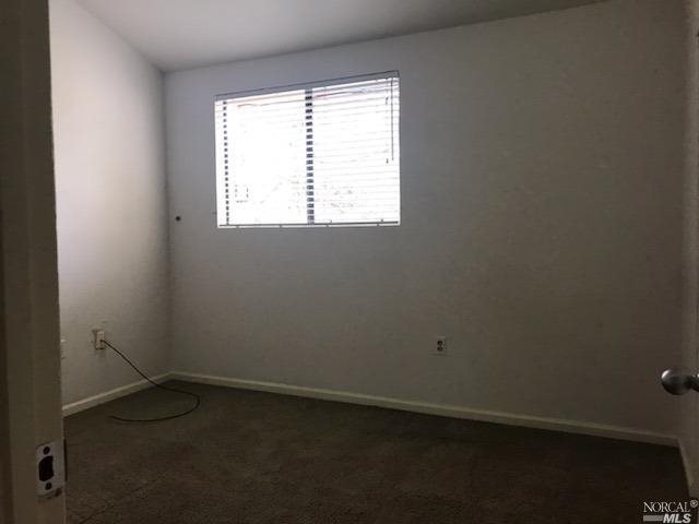 Detail Gallery Image 11 of 13 For 19 Redwood Ct, Santa Rosa,  CA 95409 - 3 Beds | 2 Baths