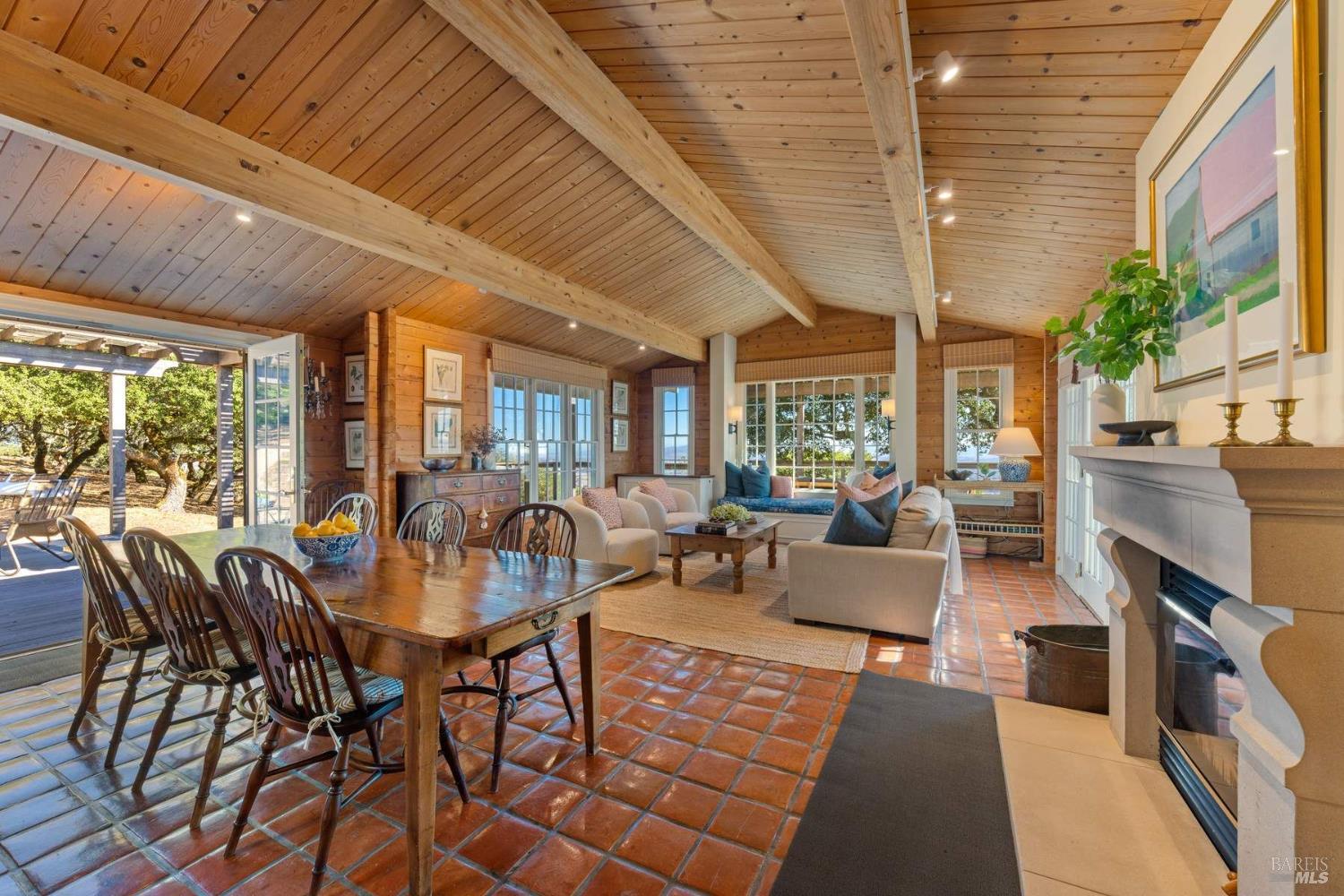 Detail Gallery Image 7 of 40 For 2700 Warrington Rd, Santa Rosa,  CA 95404 - 2 Beds | 2 Baths