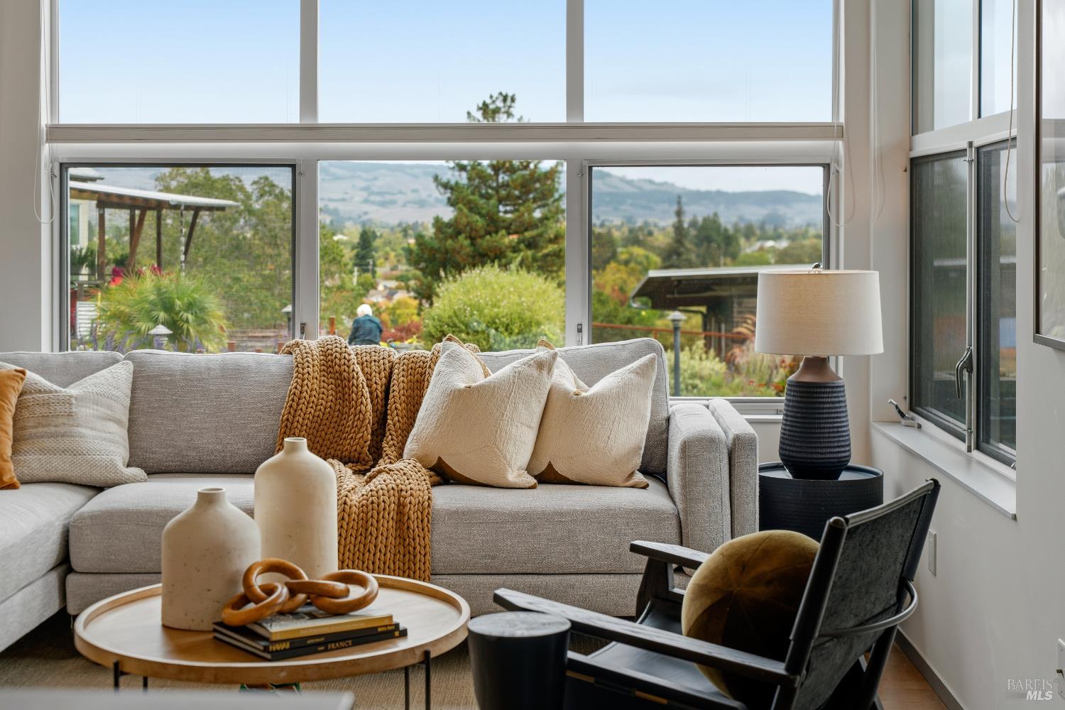 Detail Gallery Image 16 of 88 For 732 Keller Ct, Petaluma,  CA 94952 - 2 Beds | 2/1 Baths