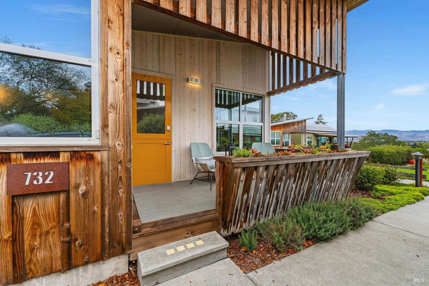 Detail Gallery Image 6 of 88 For 732 Keller Ct, Petaluma,  CA 94952 - 2 Beds | 2/1 Baths