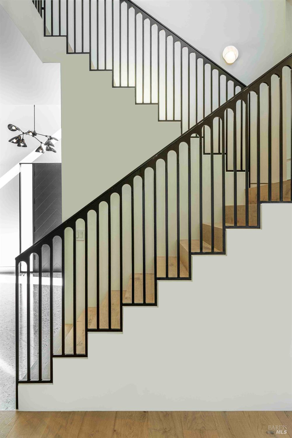 Detail Gallery Image 18 of 39 For 983 Grove St, Healdsburg,  CA 95448 - 5 Beds | 5/3 Baths