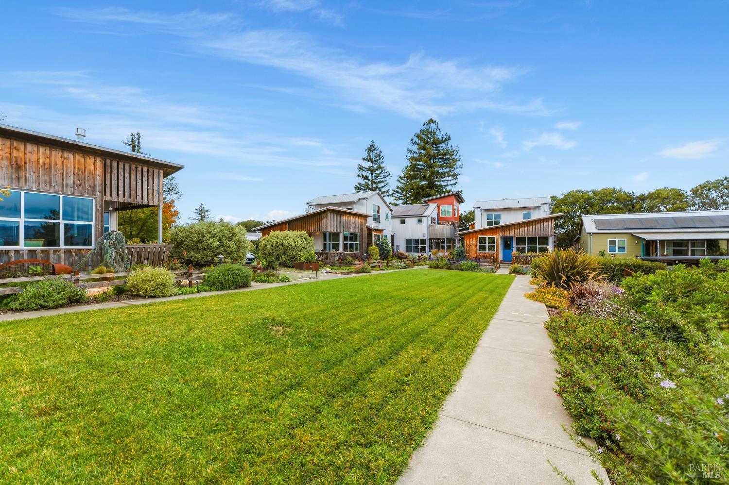 Detail Gallery Image 35 of 88 For 732 Keller Ct, Petaluma,  CA 94952 - 2 Beds | 2/1 Baths