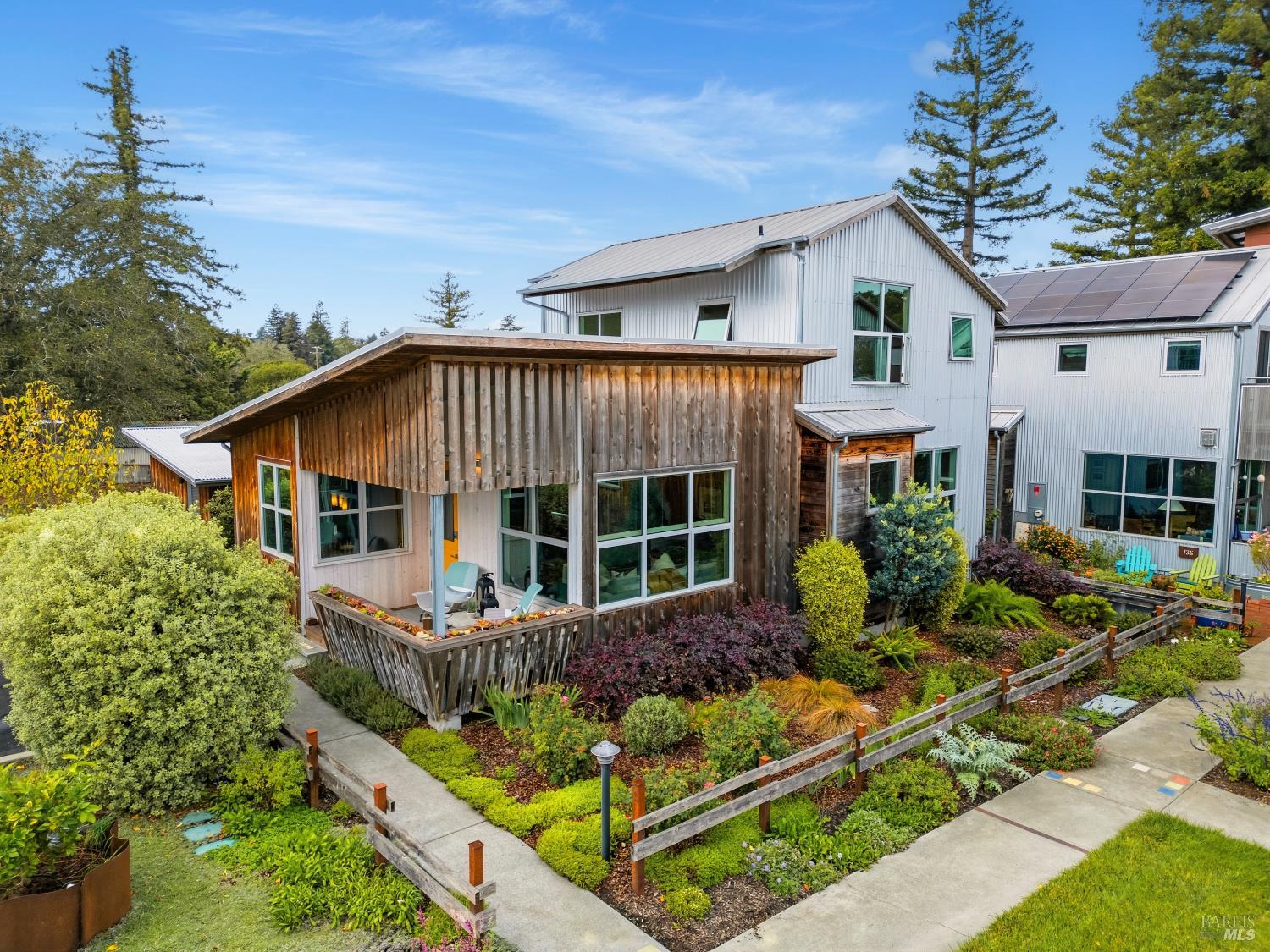 Detail Gallery Image 5 of 88 For 732 Keller Ct, Petaluma,  CA 94952 - 2 Beds | 2/1 Baths