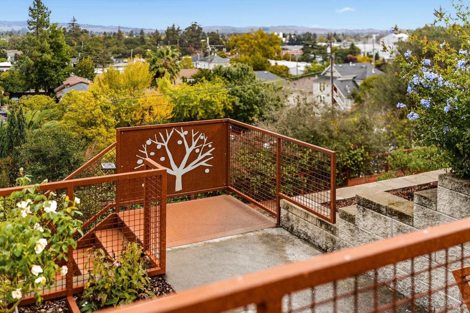 Detail Gallery Image 38 of 88 For 732 Keller Ct, Petaluma,  CA 94952 - 2 Beds | 2/1 Baths