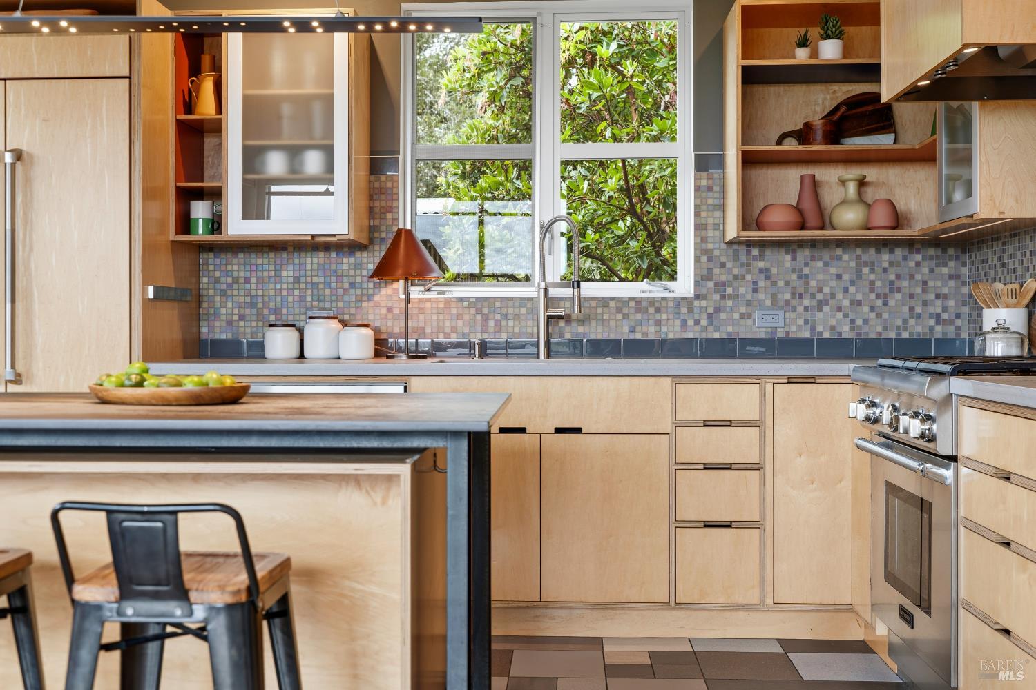 Detail Gallery Image 10 of 88 For 732 Keller Ct, Petaluma,  CA 94952 - 2 Beds | 2/1 Baths