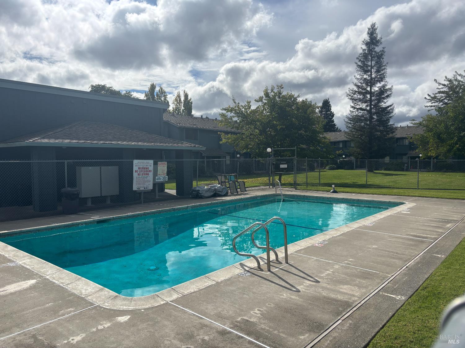 Detail Gallery Image 12 of 12 For 221 College View Dr, Rohnert Park,  CA 94928 - 3 Beds | 1/1 Baths